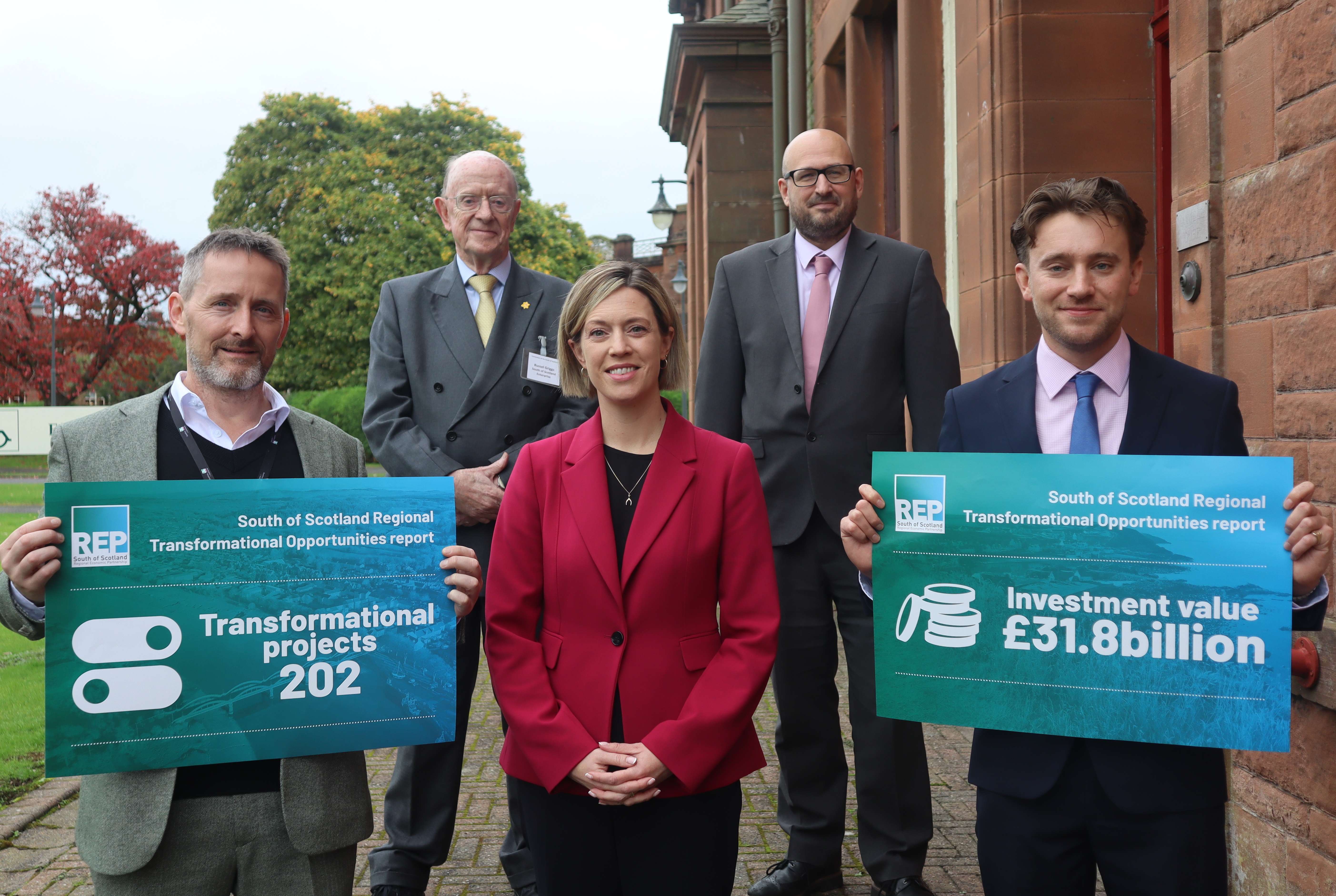 Back Row, Russel Griggs (SOSE), Greig Robson (SDS), Front Row, Cllr Stephen Thompson (DGC), DFM Jenny Gilruth, Cllr Scott Hamilt